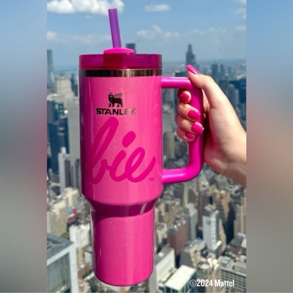 🎉LAST CHANCE🎉Limited Edition Stanley BARBIE ICON
40 OZ QUENCHER - Picture 4 of 10